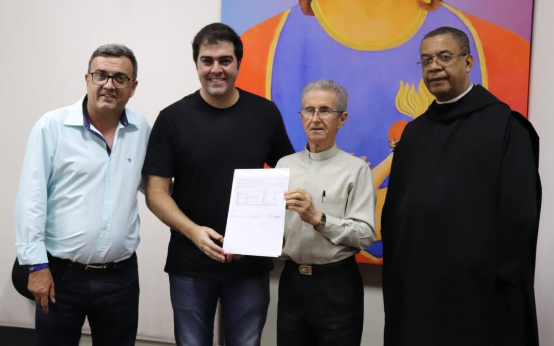 Franco Cartafina consegue licença para Rádios Metropolitana e Mulher